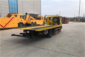 赤壁非事故拖车