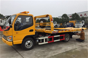 赤壁哪里有拖车服务